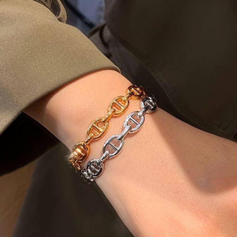 Bracciale Lucido a Naso di Maiale da Donna 2025: Design di Moda Semplice, di Alta Gamma, Versatile