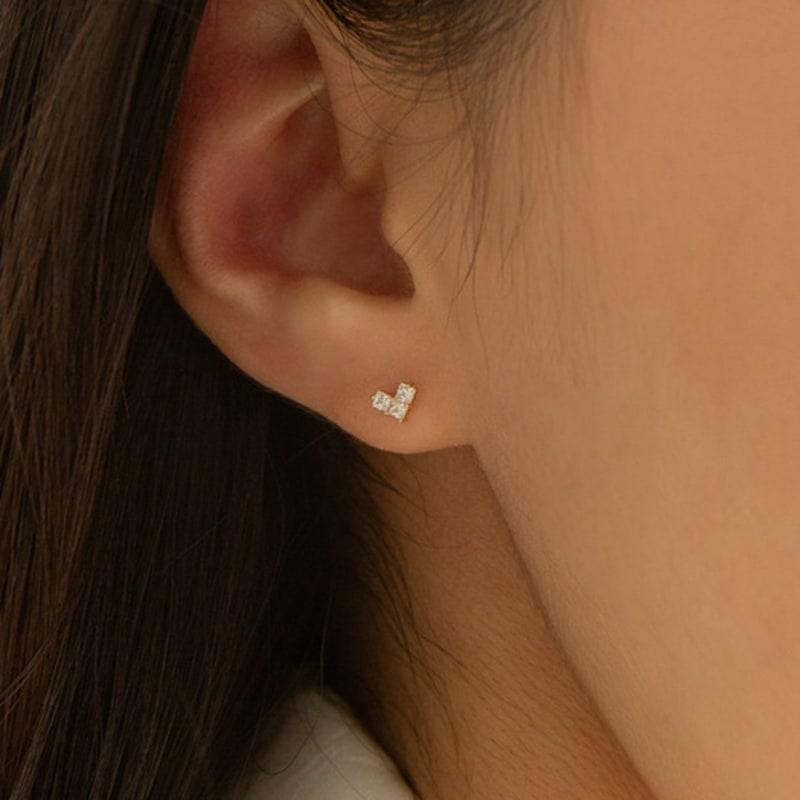 LUNNE 14k Edge Square Stone Heart Piercing (14k Gold) #LFPI08