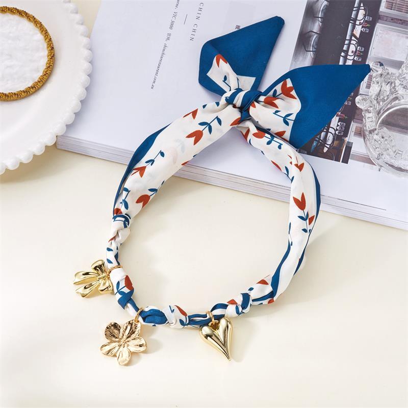 Bohemian Style Satin Bandana Scarf Necklace Vintage Flower Heart Bow Cherry Charm Scarf Pendant Fashion Women Jewelry Accessory