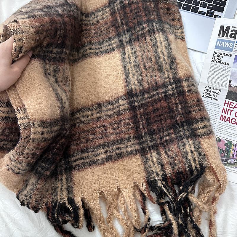 Retro Maillard Atmosphere Scarf for Women In Winter Warm and Cold Proof Thickened Shawl Plush and Versatile Scarf