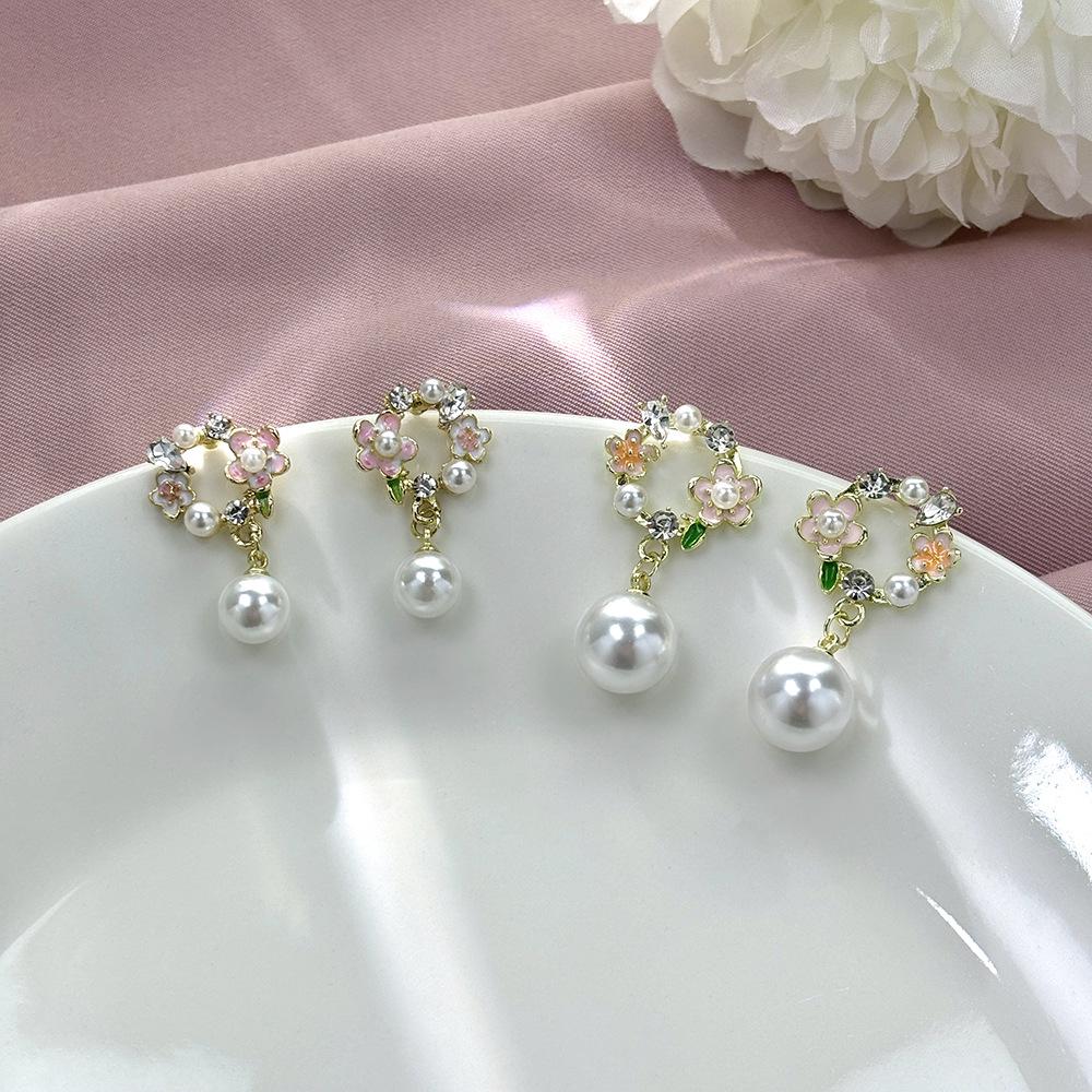 

Pink Flower Pearl Earrings - Silver Needle High-End Design