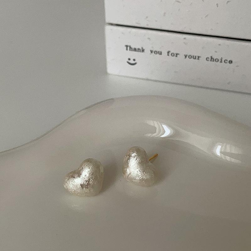 

Легкие роскошные высококачественные серьги-гвоздики из хлопка с жемчугом Love, женские, французские, ретро, элегантные, индивидуальные, универсальные серьги