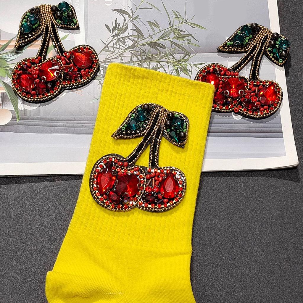 Elegantní nášivka z látky s kamínky ve tvaru třešně k našití pro ženy, nadšence do ručních prací, módní návrháře, ručně vyráběné sady