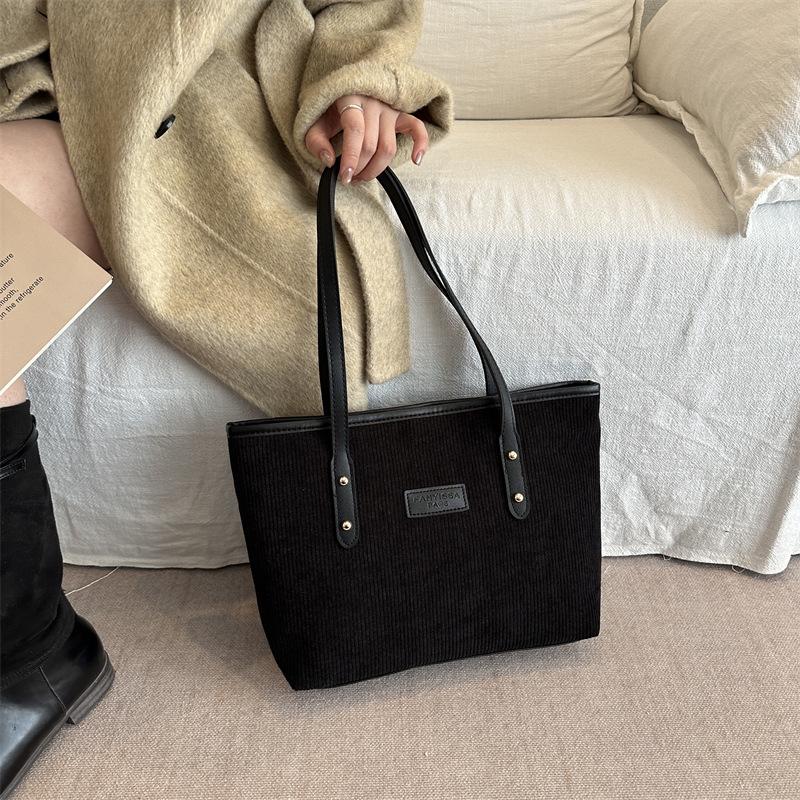2025 Autumn/Winter Women's Trendy Tote: Casual, Spacious, Distinctive Shoulder Handbag