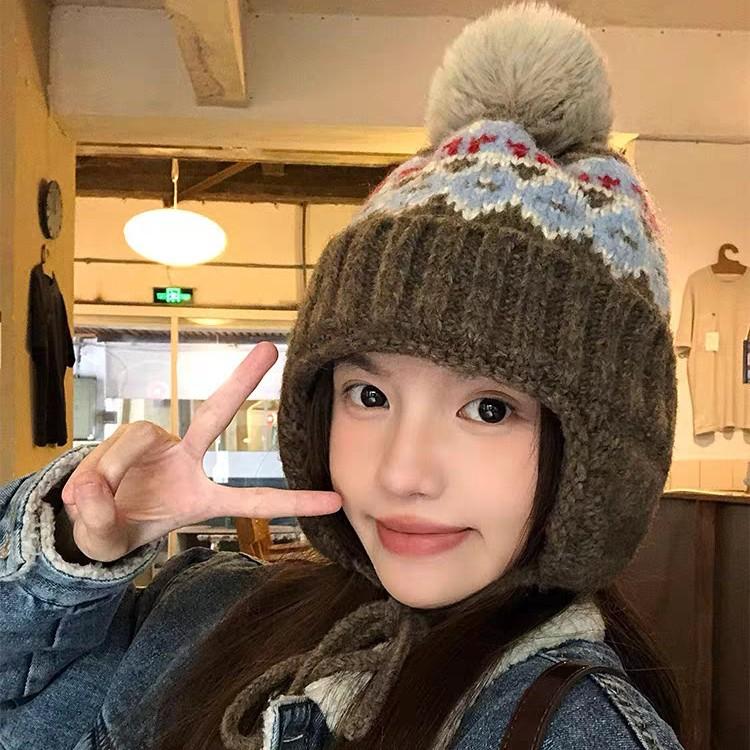 Fair Isle hat for women with large head circumference, new autumn and winter style, ear-protecting hat, cold-proof and warm, makes the face look
