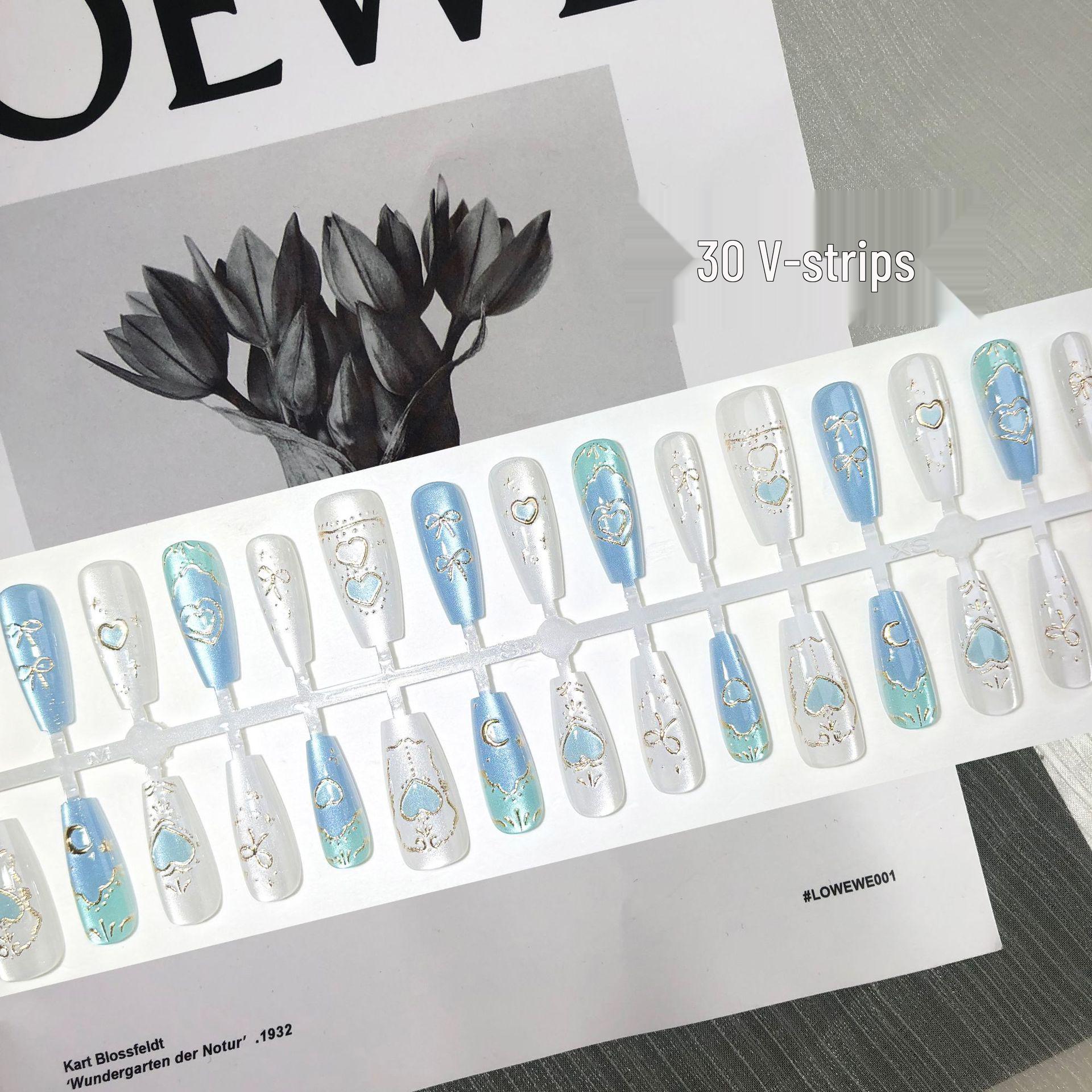 

Dreamy Blue & White Gradient Cat Eye Gilded Nails - Bohemian Heart & Moon Design, 30 Pieces.