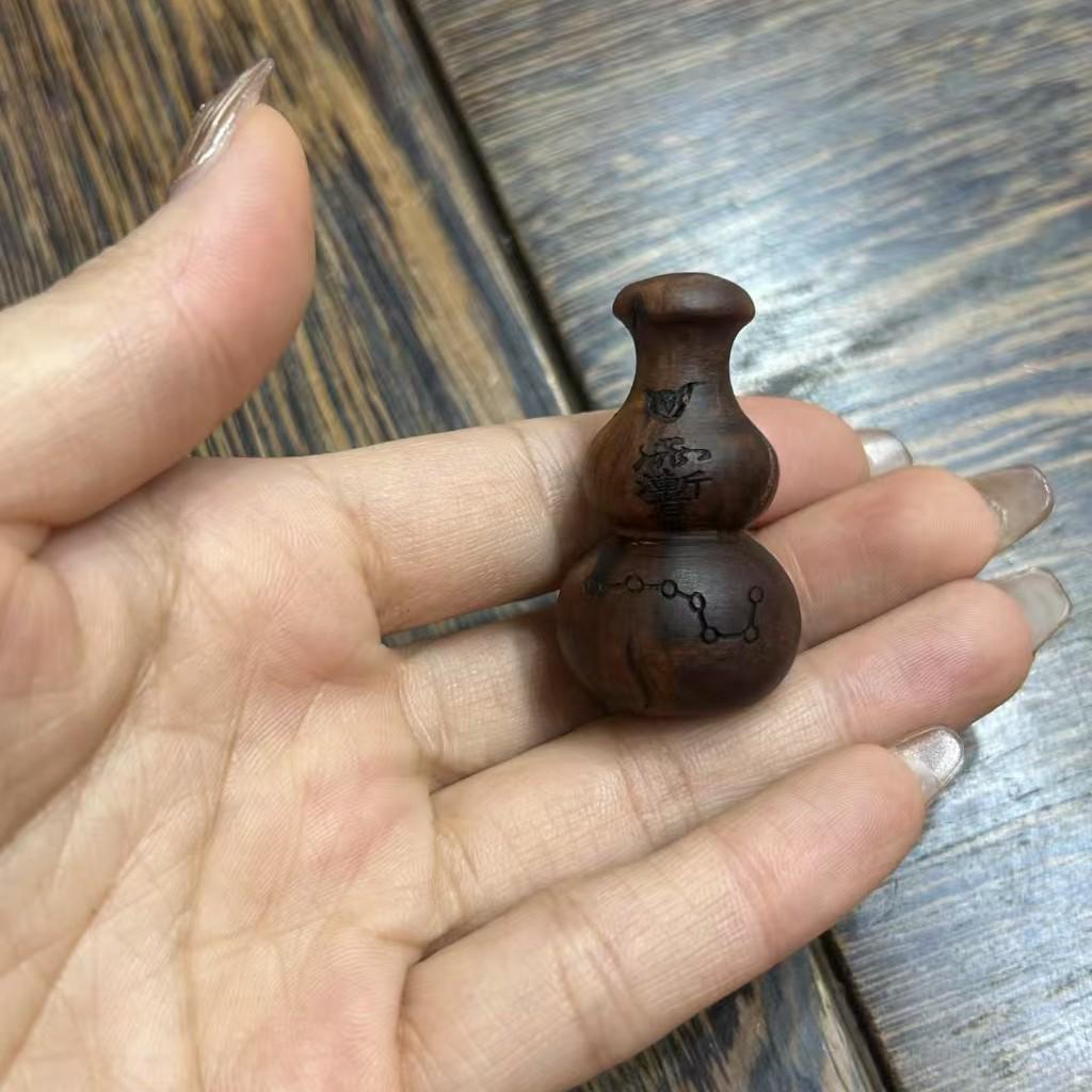 Centennial Lightning-Struck Jujube Wood Gourd Pendant with Resin Grain Handle. ly236356