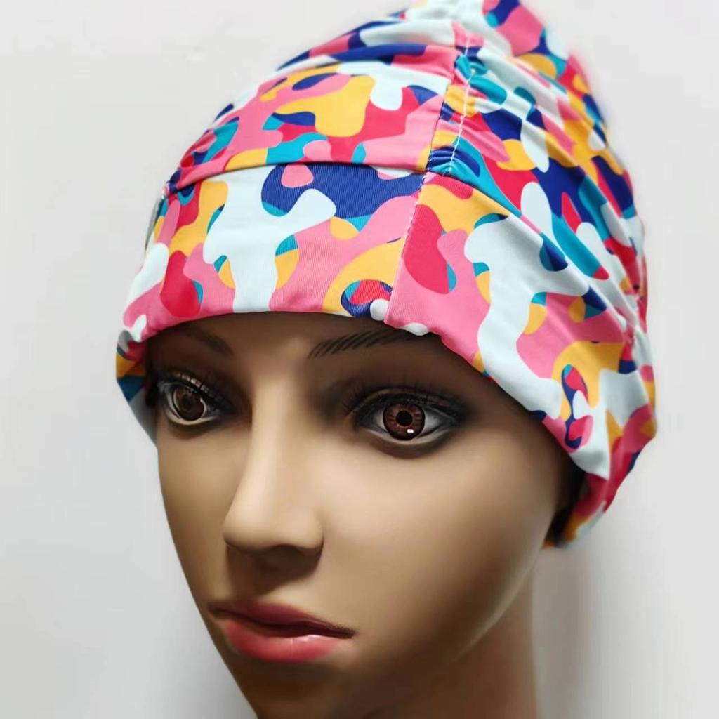 Damen Bunte Bedruckte Bandana Schwimmkappe Wasserdichtes Elastisches Material Langhaarfreundlich Schwimmen am Meer Strandzubehör