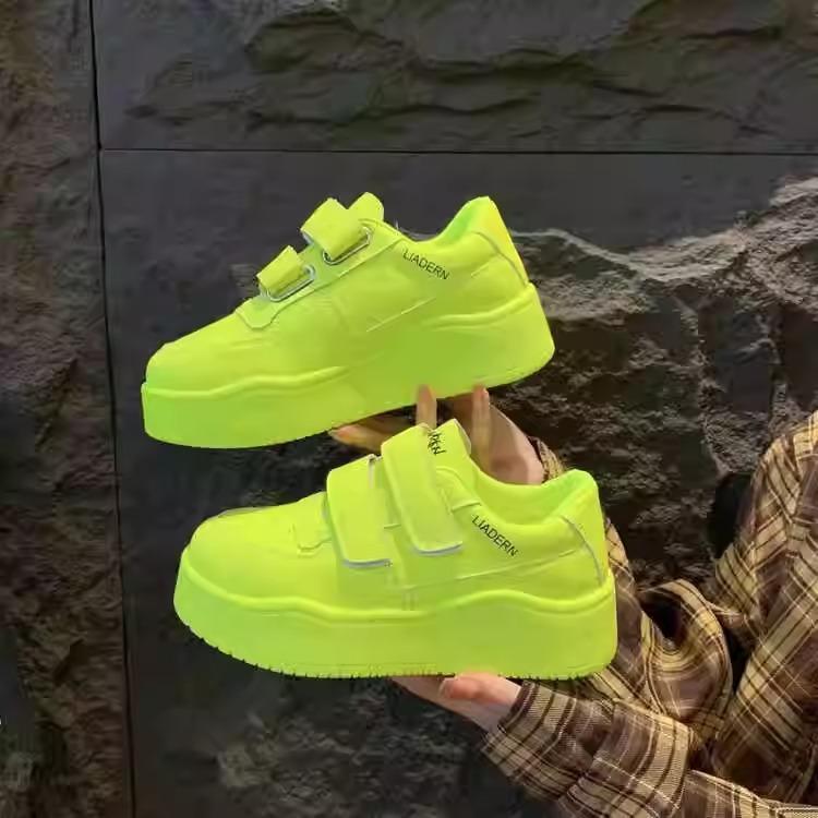 Internet Celebrity Explosion Velcro Women's Shoes 2025 New Summer Explosion Thick-soled Muffin Casual Spring and Autumn White Board Shoes