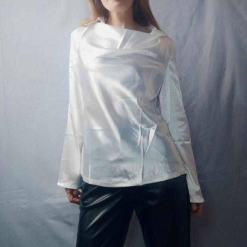 A Simple and Elegant Printed Swing-neck Shirt Collar for Women