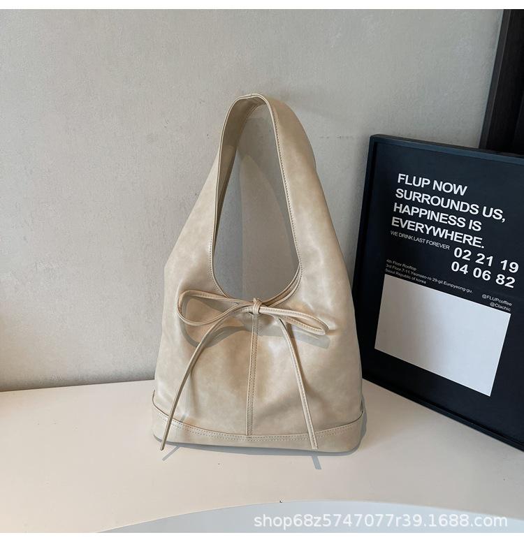 Commuter large-capacity bag women 2025 new beautiful casual shoulder underarm bag portable personalized tote bag