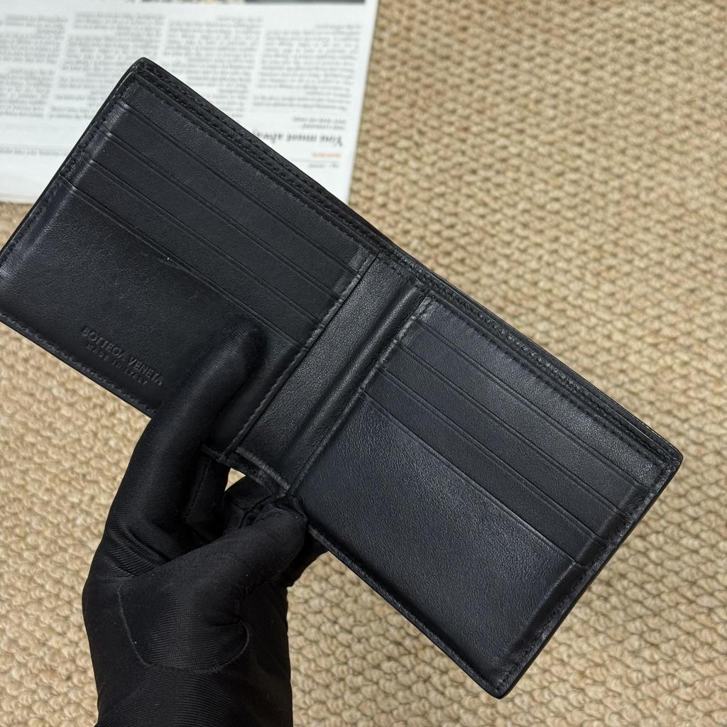 [Pre-Owned] Intreccio Woven Classic Bifold Leather Wallet Small - Very Good #10S27AA