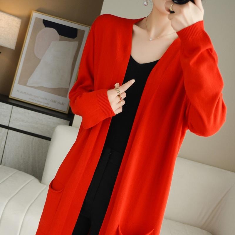 A New Mid-length Coat Sweater for Autumn and Winter. Wear A Solid-colored Long-sleeved Sweater Over A Knee-length Knitted Cardigan for Women
