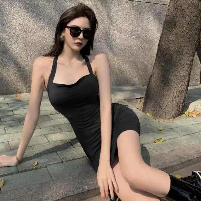 Einfarbige, schlanke, ärmellose Damenkleider mit Neckholder