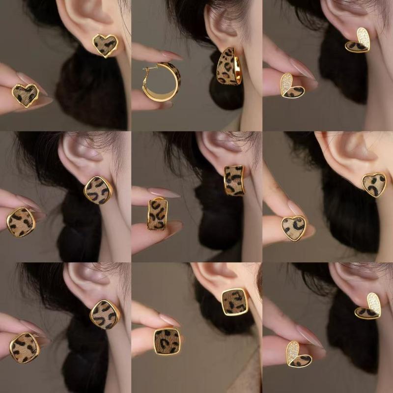 Silver needle autumn and winter retro leopard print geometric square round stud earrings Maillard simple earrings niche high-end earrings