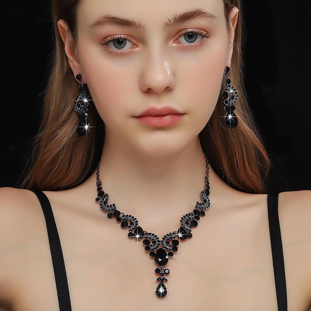European & American Bridal Necklace Set: Rhinestone Jewelry for Wedding & Evening Dress Photography