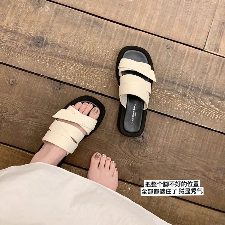 Wrap around the belt~ Su Yinyin wears summer Roman shoes with the same square head thick sole cross strap cool slippers women's slippers