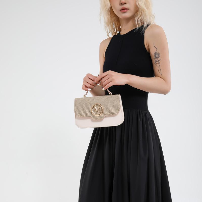 This year, the popular portable small square bag 2025 spring and summer new fashion retro foreign style letter shoulder messenger bag