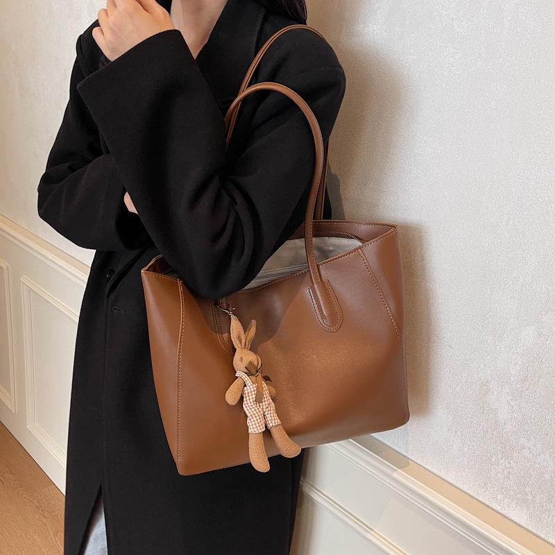 Large Capacity Bag Women's Autumn Simplicity 2025 New Fashion Casual Shoulder Bag Retro Leather Commuter Tote Bag