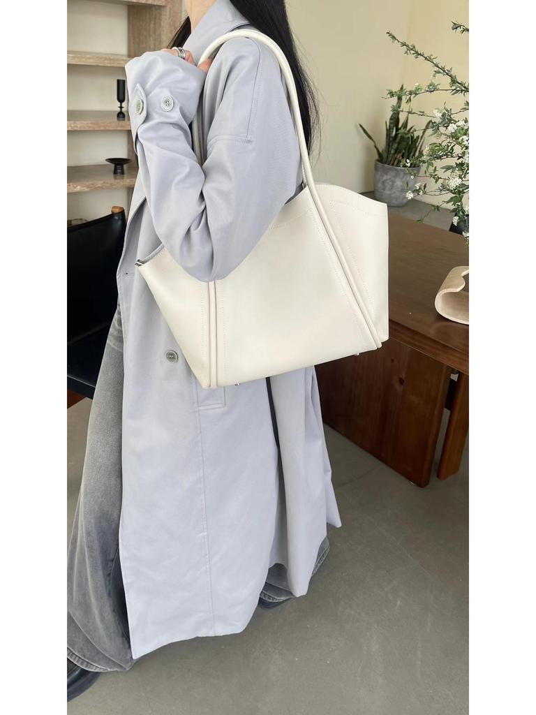 2025 Women's Large Soft Leather Designer Handbag, High-Capacity Cowhide Shoulder Bag