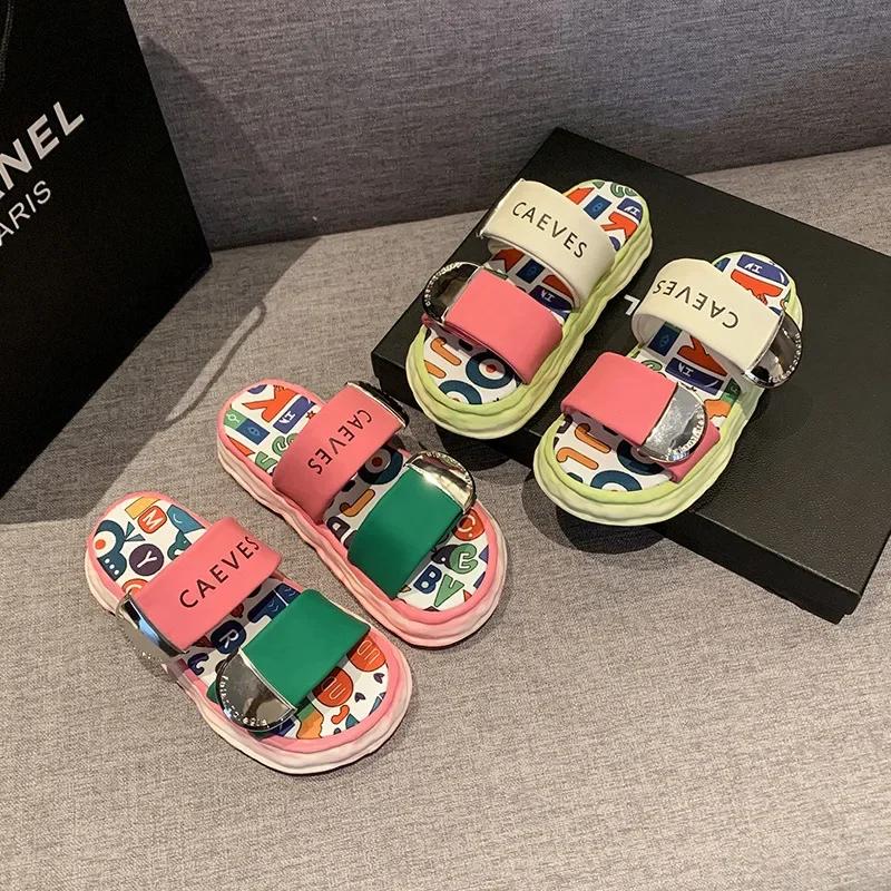 Fashion New Platform Slippers Summer Ladies Muffin Bottom Increase Flat Shoes Woman Fashion Graffiti Beach Sandal Metal Buckle Slipper