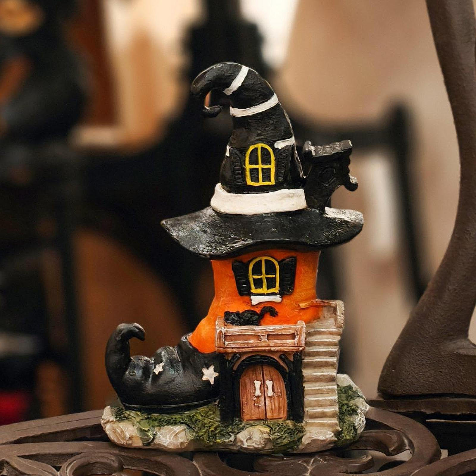 

Статуэтка дома на Хэллоуин, настольные украшения, для помещения и улицы, идеальный подарок, декоративная скульптура из смолы