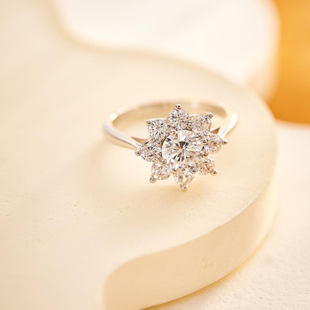 

Xiangxu New Fashion Diamond Sunflower Wedding Ring Band