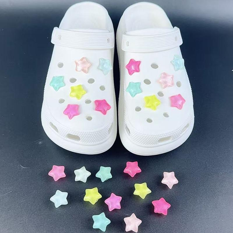 Ensemble de 12 breloques de chaussures tendance Accessoires Boucle de chaussure à trou Étoile brillante à cinq branches Décorations de chaussures 3D DIY pour sac Bogg