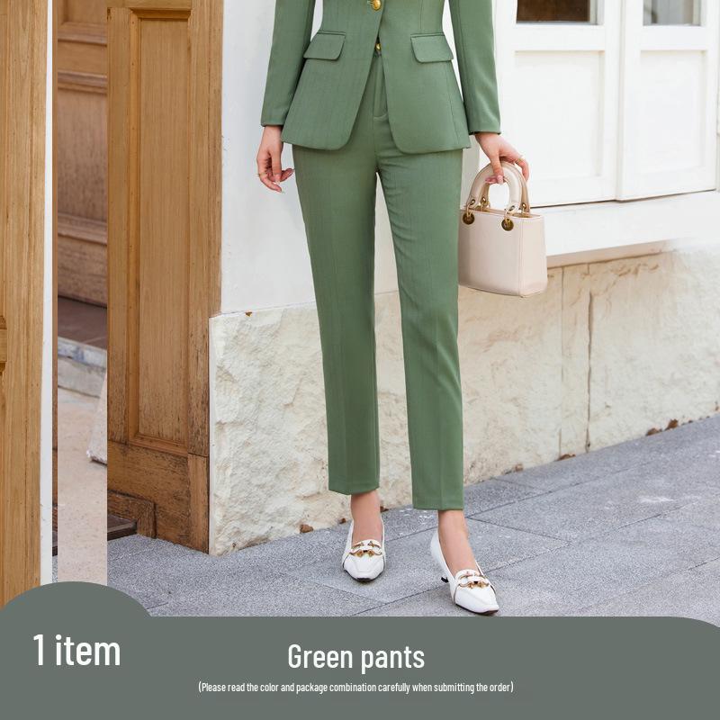 

Женский короткий блейзер приталенного силуэта Весна/Осень 2024 - Мода в стиле богини XXXXL