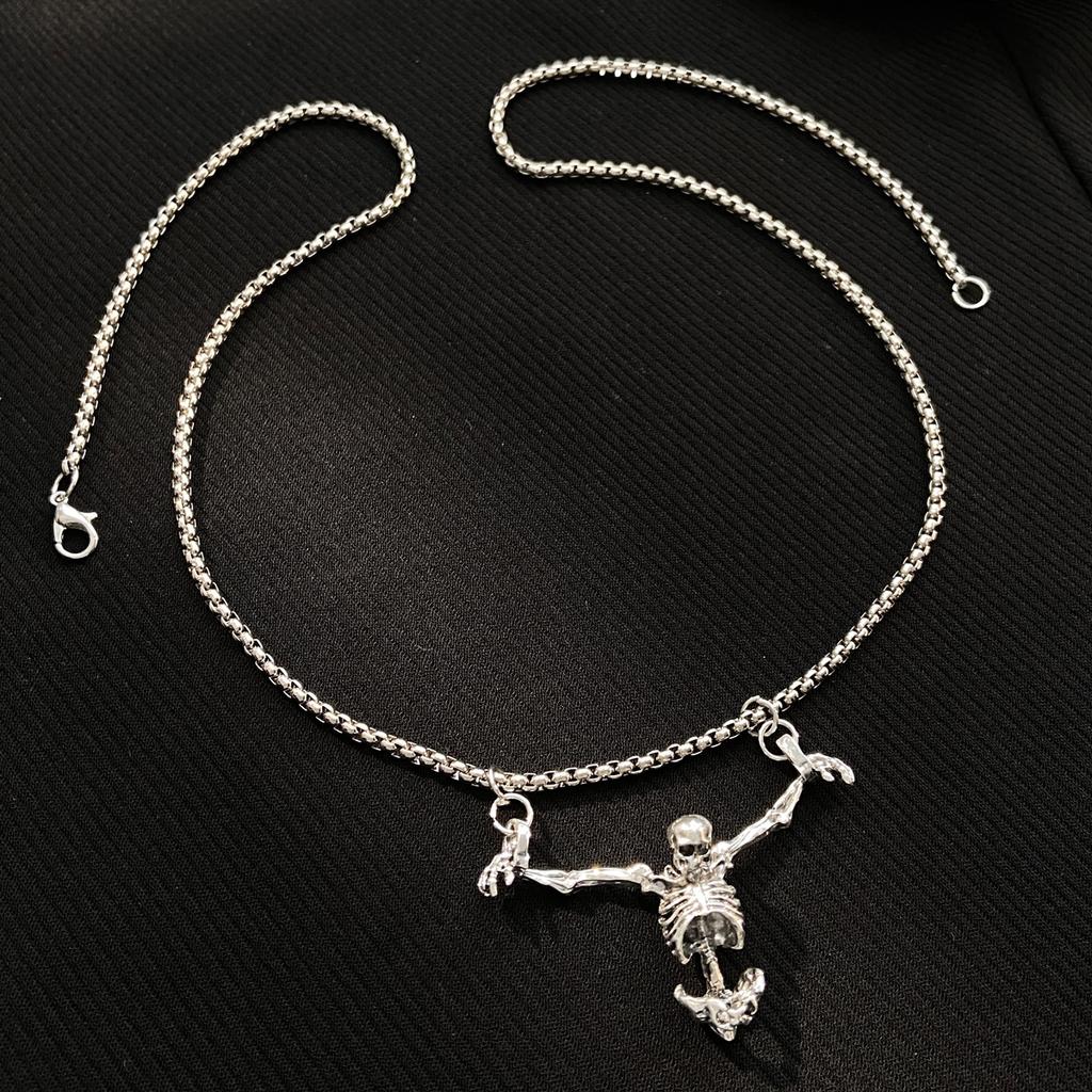 Gothic Diablo Skull Pendant Necklace Personality Punk Hip Hop Alloy Old Collarbone Chain Halloween Ornament Wholesale