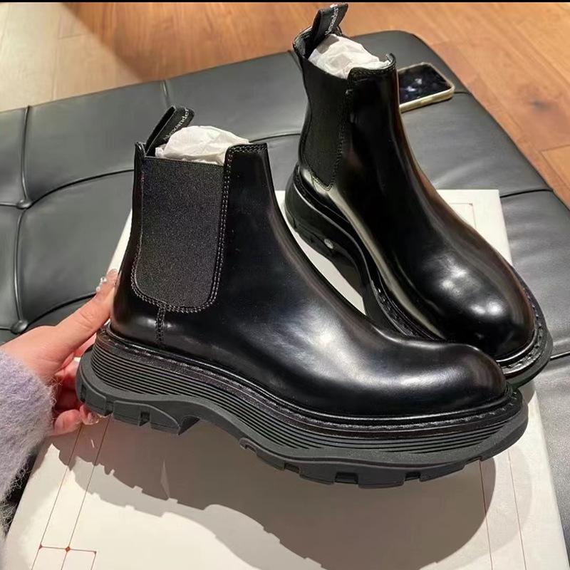 

Grape mother cigarette boots women s 2025 autumn and winter new soft leather platform short boots versatile Chelsea boots British Martin boots 40