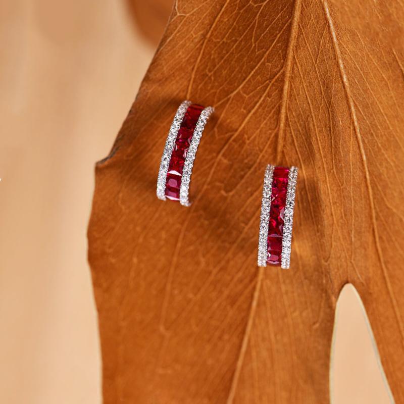 Fashion Brilliant Earrings For Women New In Inlaid Full Diamond Red Gemstone C-Shaped Stud Earrings Engagement Jewelry