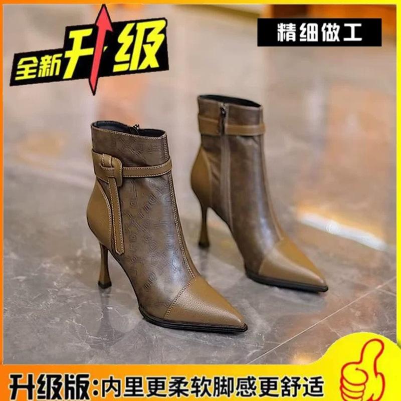 Temperament spisse høye hæler dame 2025 vinter profesjonell designfølelse beltespenne fleece korte støvletter stiletto Martin-støvletter