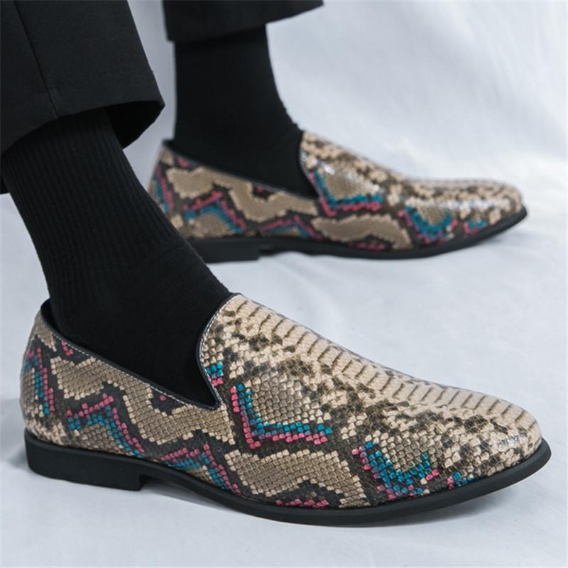 Fashion New Pointed Serpentine Pattern Slip On Shoes Men Designer Comfort Loafers Formal Wedding Prom Dress Homecoming Footwear