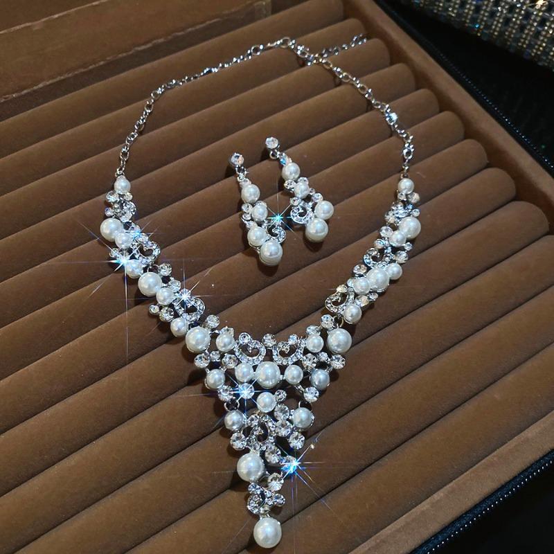 Diamond-encrusted Flower Pearl Necklace Earrings Court Style Light Luxury High-end Jewelry Set Design Bride Jewelry Women