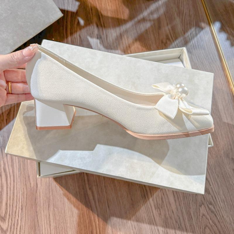 Quadratische Zehenpartie Schmetterlingsknoten Einzelne Schuhe Damen Blockabsatz Temperament Nicht müde Füße Kleine High Heels