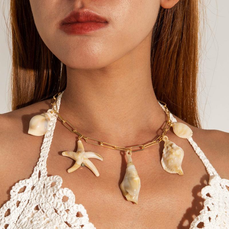 Geometric resort wind coral pendant necklace, summer beach wind acrylic exaggerated necklace