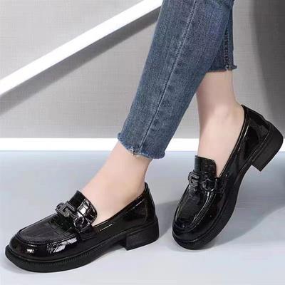 Sapatos novos de primavera para mulheres, sola macia, sola grossa, versátil, confortável, sapatos de couro envernizado, sapatos Mary Jane, sapatos de couro pequenos