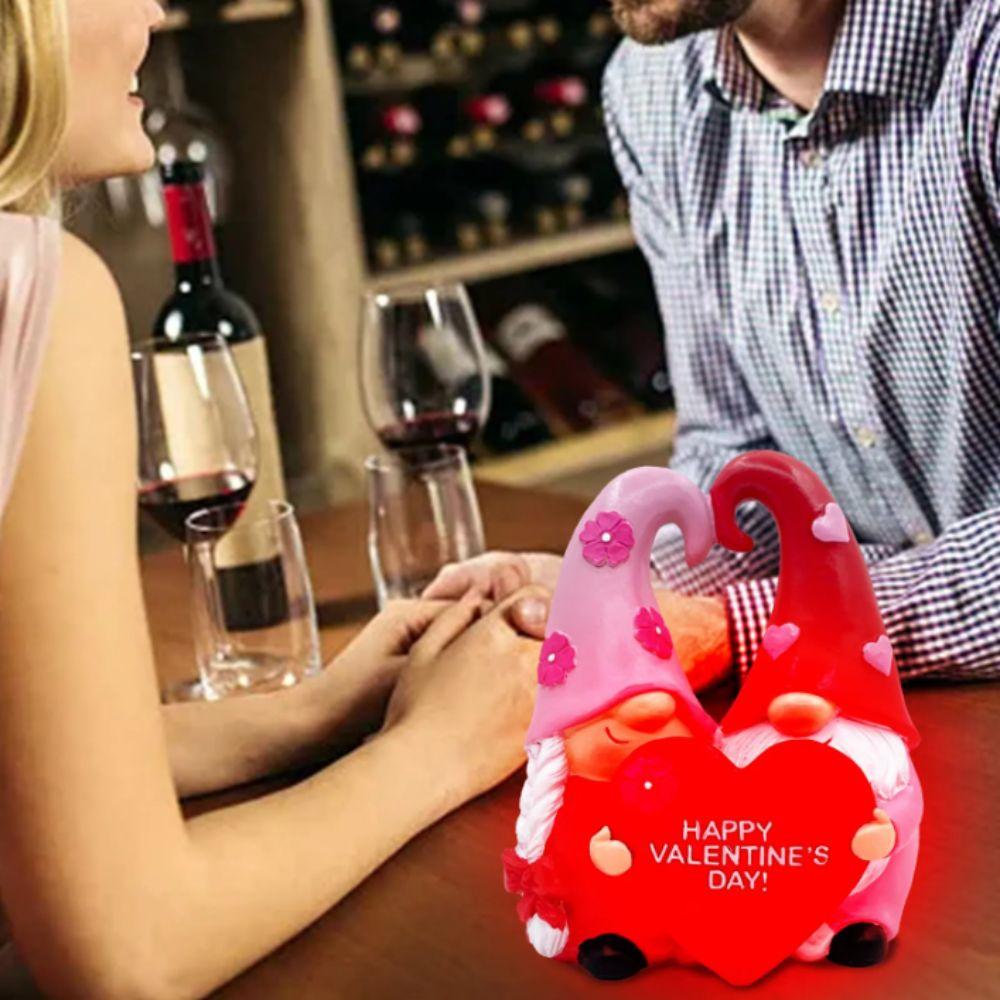 Resin Material Love Gnomes Love Hearts Table Decor Resin Gnomes Figurine  Christmas Decoration