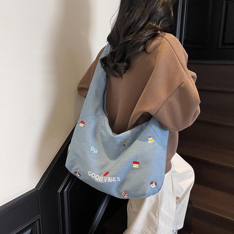 2025 New Casual Foreign Style Messenger Bag Bag Women's Fashion Personality Spring Shoulder Tote Bag Ins Simple Cloth Bag