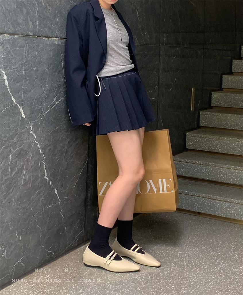 2025 Height increase retro round head shallow mouth single shoes women's new one-word with soft leather thick sole Mary Jane small leather shoes