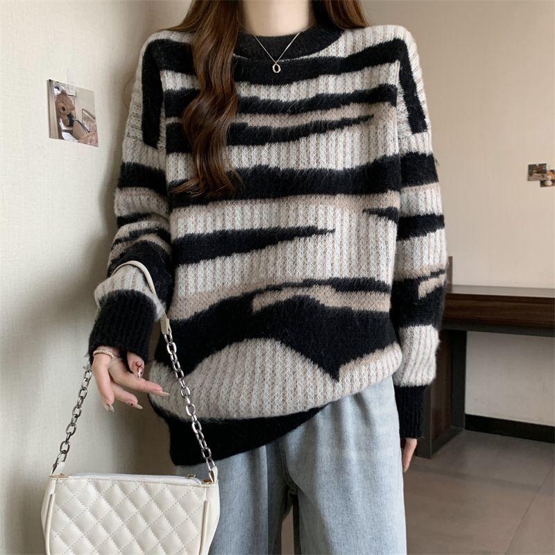 Plus-Size Women's Loose and Lazy Style Color-Block Zebra-Print Knit Pullover Sweater with Design Sense for Autumn