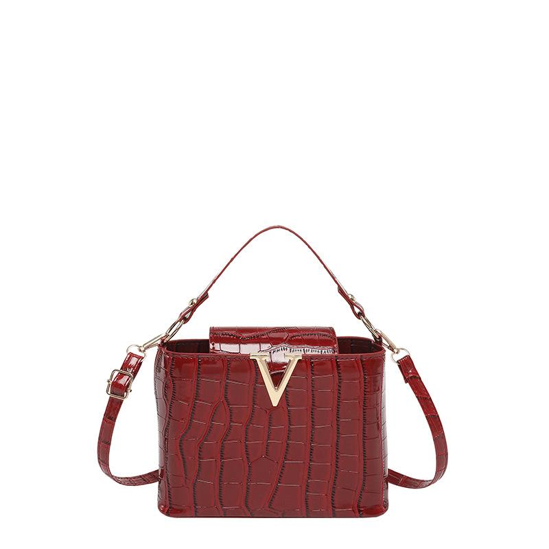Premium texture solid color versatile box bag women's summer new large-capacity commuter bag niche design messenger bag
