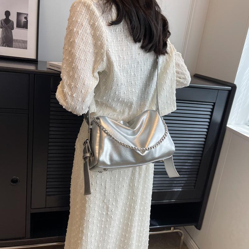 Premium shoulder bag women's summer new underarm simple trendy versatile chain crossbody pillow bag