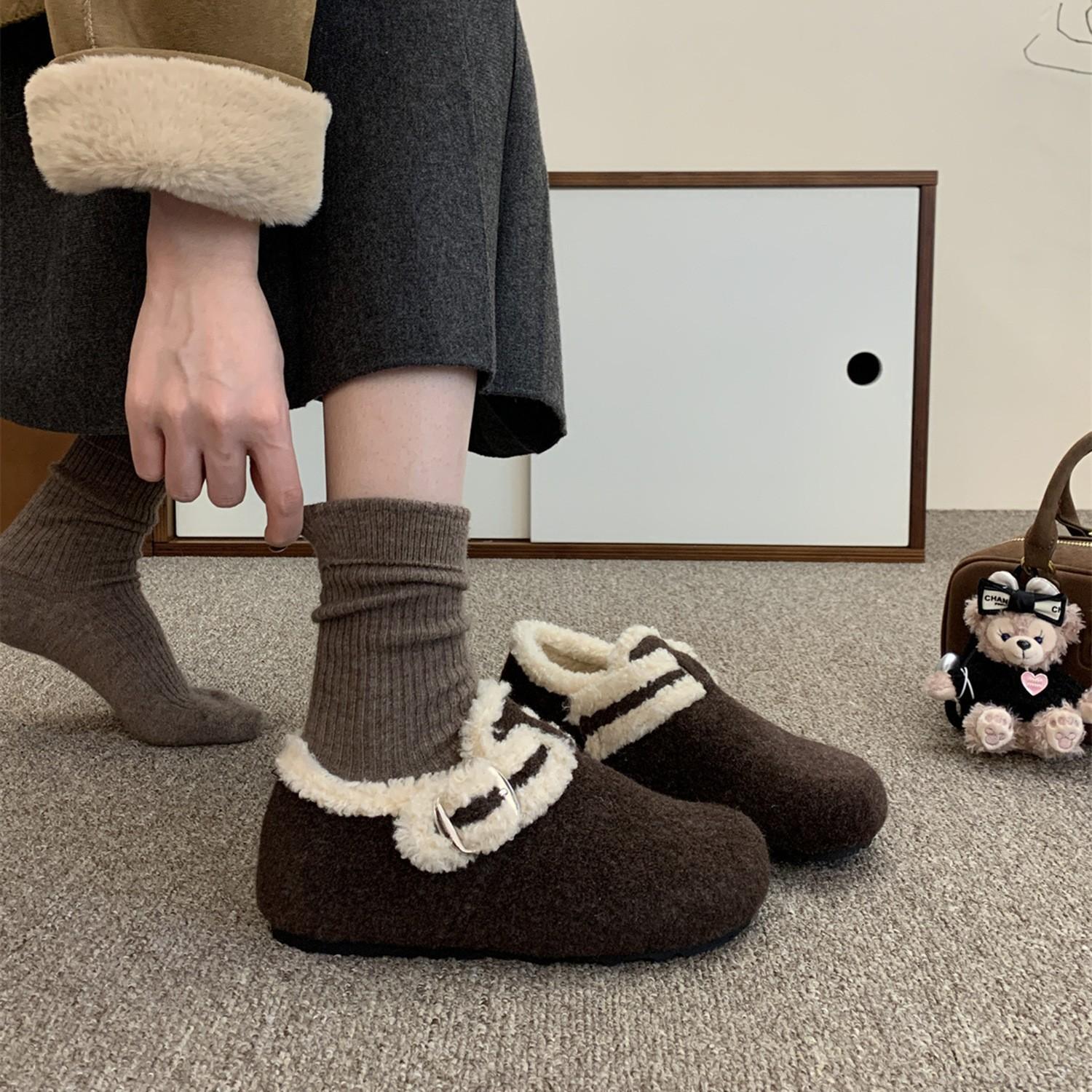 

Женские повседневные бархатные туфли на скрытой платформе, новая коллекция осень-зима 2025, простые лоферы на плоской подошве, хлопковые туфли-бини, на одном педале 40 темно-коричневого