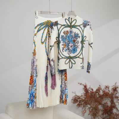 2025 Autumn Women's Fashion: European & American Pleated Top and Skirt Set