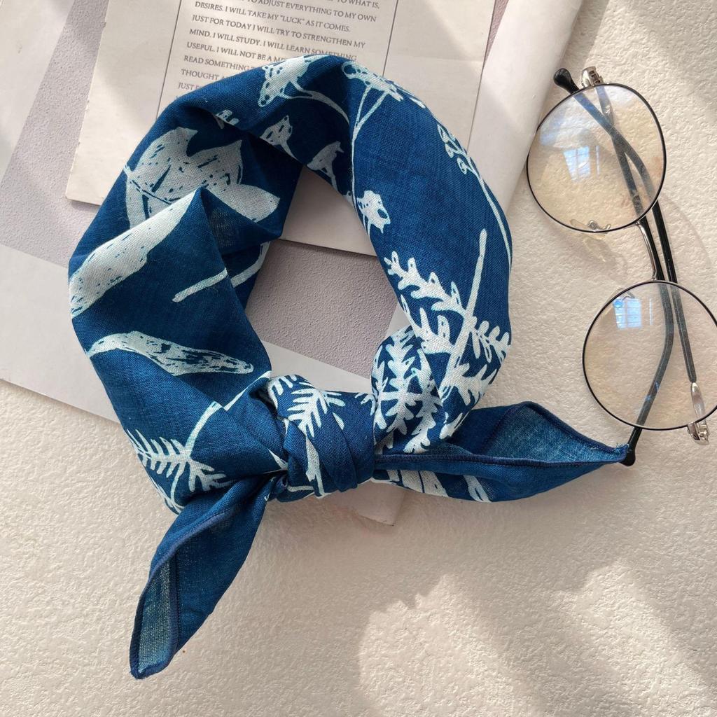 Korean Style Retro Floral Cotton-Linen Scarf: Exquisite Autumn/Winter Silk Square for Women