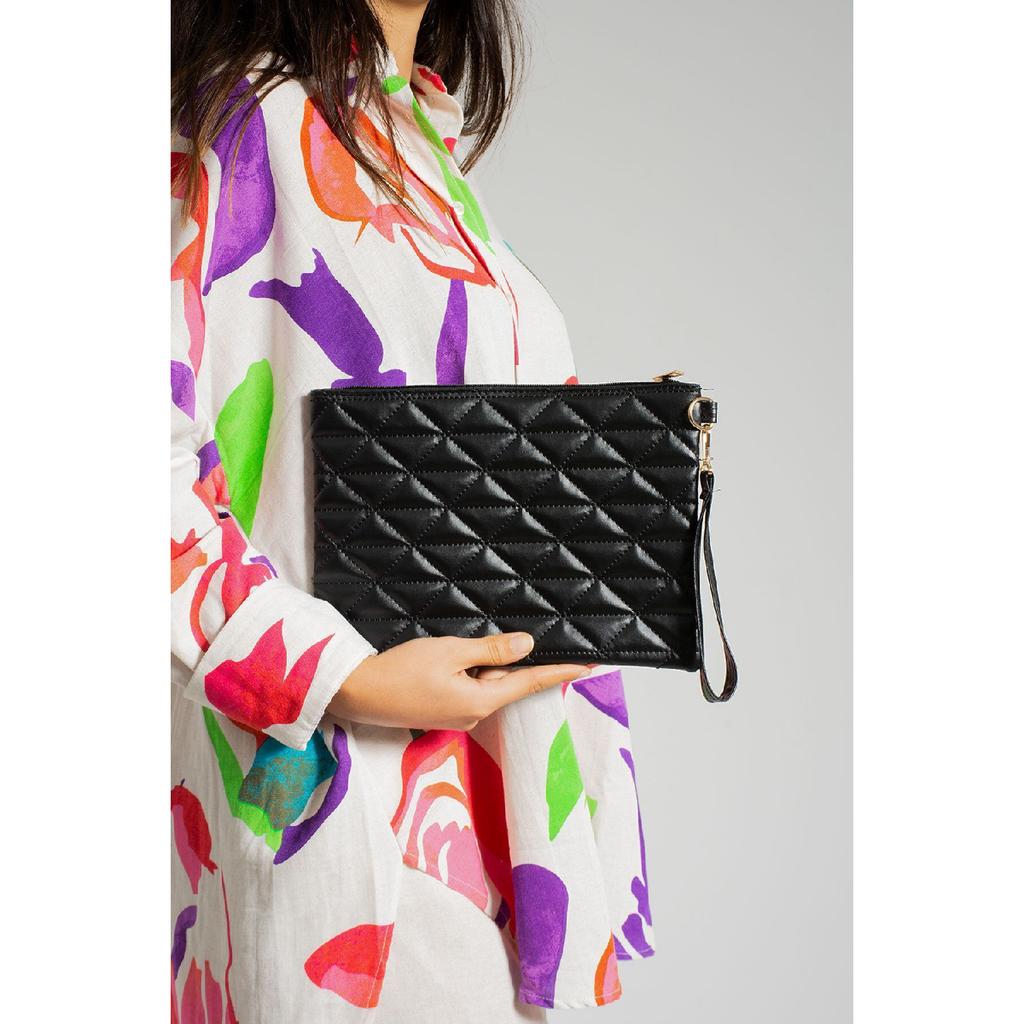 Black Patent Leather Triangle Patterned Portfolio Clutch Handbag