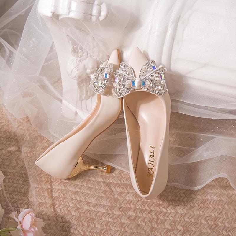 Dámské boty na tenkém podpatku, podzimní novinka, špičatá špička, mělký výstřih, s mašlí s kamínky, protiskluzové boty s nízkým svrškem