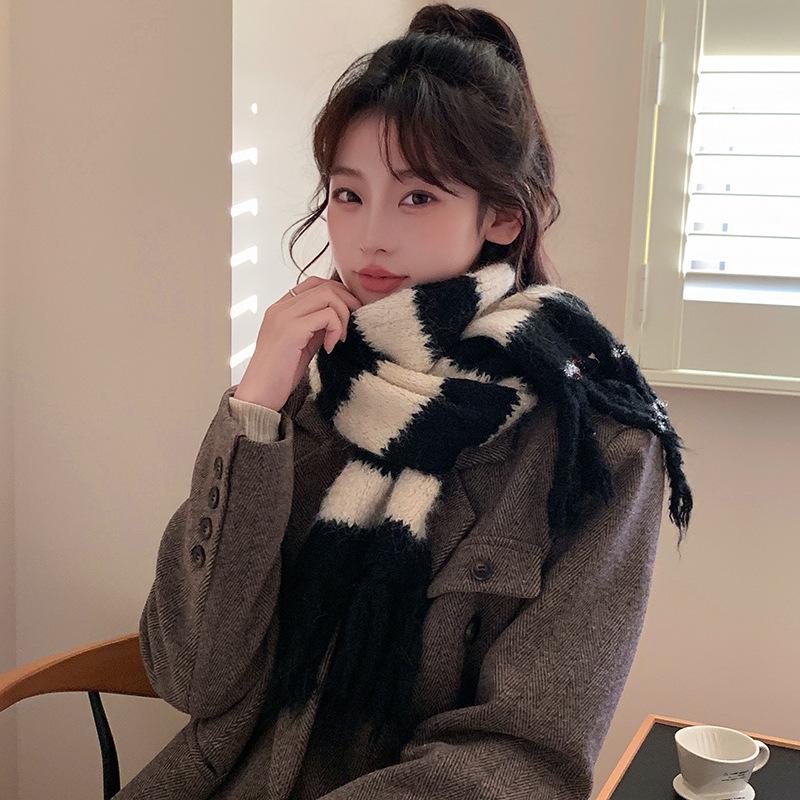 Korean Atmosphere Knitted Scarf Women's Winter Versatile Velvet Thickened Warm and Cold-proof Retro Fringed Wool Scarf